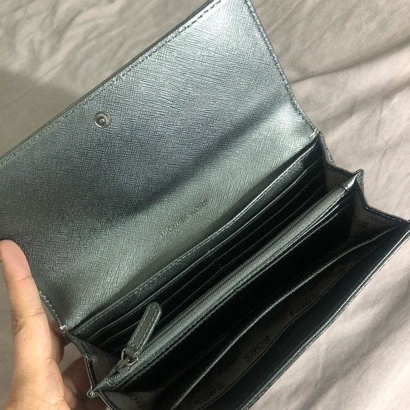 Wallet - Picture 2 of 6